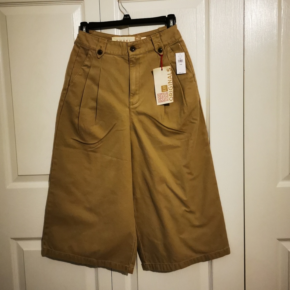 GAP brand new wide leg cropped pants